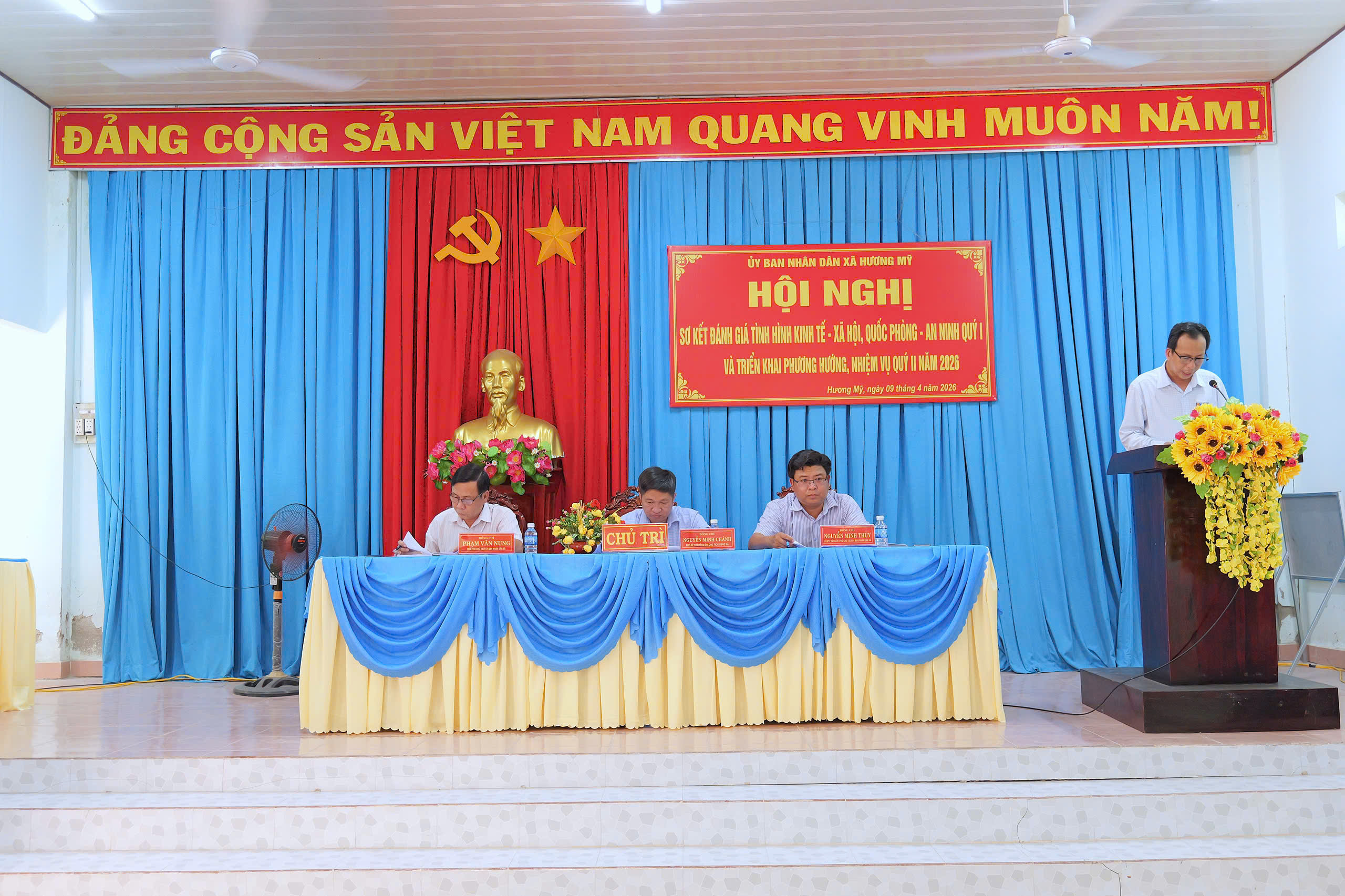 UBND XÃ HƯƠNG MỸ TỔ CHỨC HỘI NGHỊ SƠ KẾT QUÝ I, TRIỂN KHAI NHIỆM VỤ QUÝ II NĂM 2026