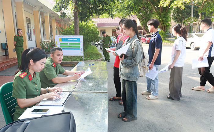 THÔNG BÁO Tiếp nhận hồ sơ đăng ký tuyển sinh Công an nhân dân năm 2026 (áp dụng đối với công dân Trung học phổ thông)