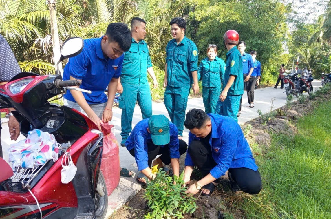 PHÁT HUY TRUYỀN THỐNG XÂY DỰNG LỰC LƯỢNG DÂN QUÂN, TỰ VỆ XÃ HƯƠNG MỸ VỮNG MẠNH TRONG TÌNH HÌNH MỚI